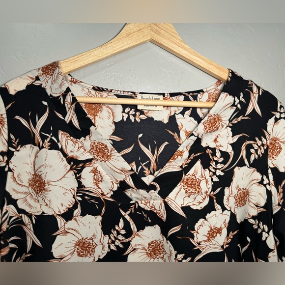 Top - Picture 3 of 10